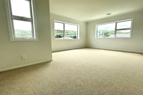 Photo of property in 31 Farnworth Terrace, Churton Park, Wellington, 6037