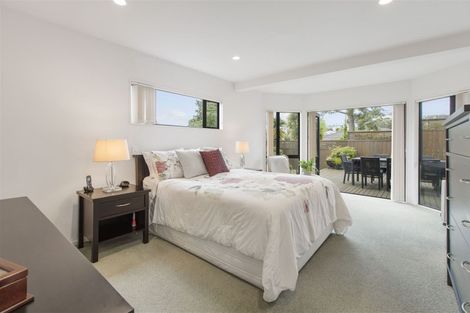 Photo of property in 2/40 Carlisle Road, Browns Bay, Auckland, 0630