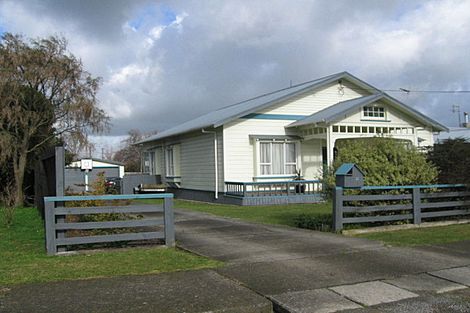 Photo of property in 11 Wellington Street, Feilding, 4702