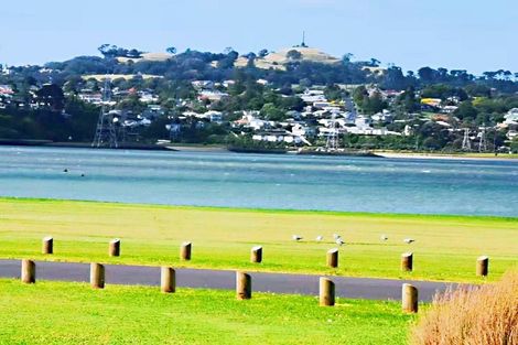 Photo of property in 9 Claresholm Place, Mangere Bridge, Auckland, 2022