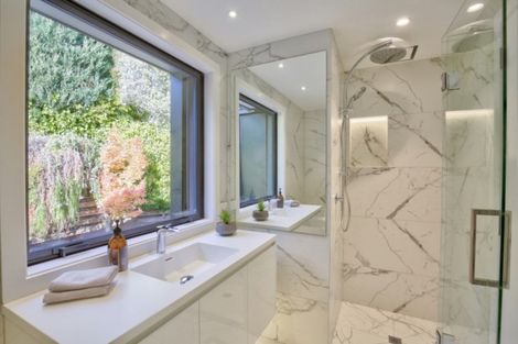 Photo of property in 562 Peninsula Road, Kelvin Heights, Queenstown, 9300