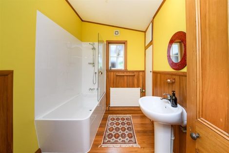 Photo of property in 512a Parewanui Road, Bulls, 4894