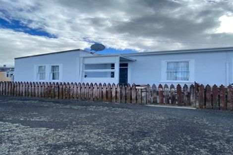 Photo of property in 98 Pembroke Street, Carterton, 5713