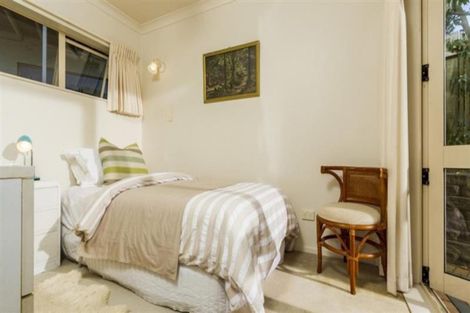 Photo of property in 18 Folkestone Street, Murrays Bay, Auckland, 0630