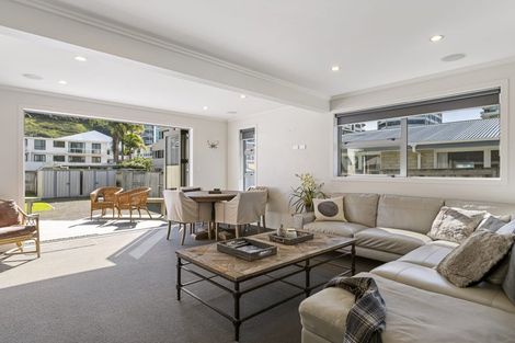 Photo of property in 4/5 Leinster Avenue, Mount Maunganui, 3116