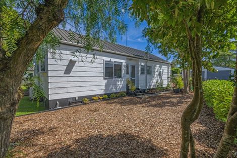 Photo of property in 19 Peppertree Glade, Kelvin Grove, Palmerston North, 4414