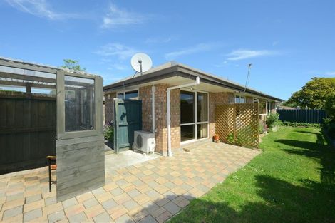 Photo of property in 2/10 Thistledown Place, Woolston, Christchurch, 8062