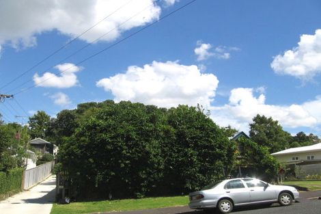Photo of property in 25 Rutland Road, Stanley Point, Auckland, 0624