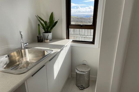 Photo of property in 1b Verbena Road, Birkdale, Auckland, 0626