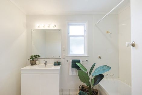 Photo of property in 10 Salisbury Avenue, Terrace End, Palmerston North, 4410