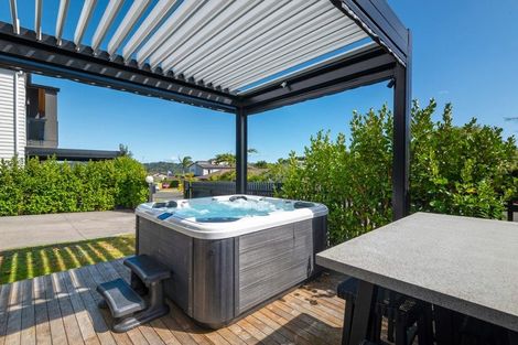 Photo of property in 3 Lemon Grove Lane, Greenhithe, Auckland, 0632