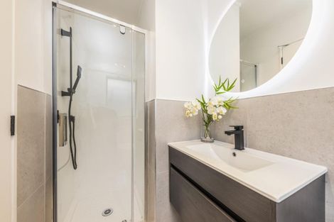 Photo of property in 43 Ewhurst Place, Goodwood Heights, Auckland, 2105