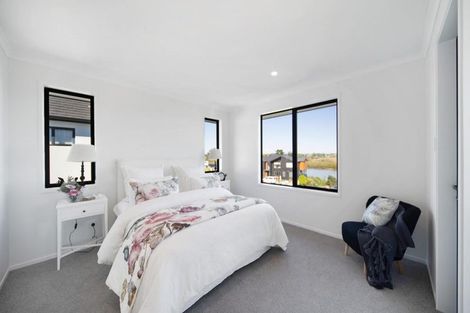 Photo of property in 26 Emerald Avenue, Rosehill, Papakura, 2113