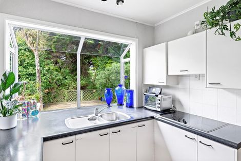 Photo of property in 102 Rosetta Road, Raumati South, Paraparaumu, 5032