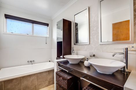 Photo of property in 7 Tampin Road, Hillpark, Auckland, 2102