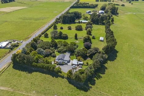 Photo of property in 2330 Kimbolton Road, Kiwitea, Feilding, 4777