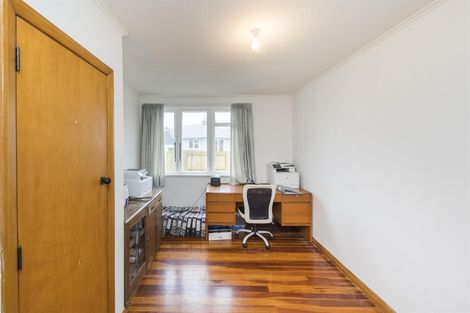 Photo of property in 9 Holland Crescent, Bulls, 4818