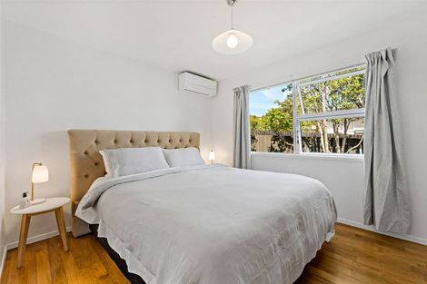 Photo of property in 31 Aplin Place, Birkdale, Auckland, 0626