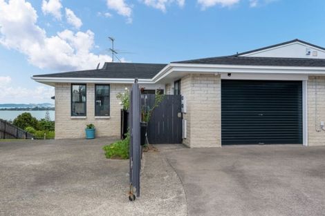 Photo of property in 1/11 Pounamu Place, Shelly Park, Auckland, 2014