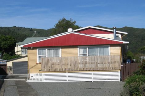 Photo of property in 8 Tanekaha Street, Stokes Valley, Lower Hutt, 5019