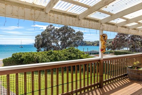 Photo of property in 16 Beach Parade, Oneroa, Waiheke Island, 1081