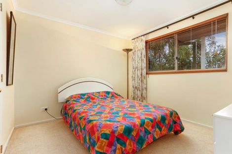 Photo of property in 1/7 Wiriana Place, Stanmore Bay, Whangaparaoa, 0932