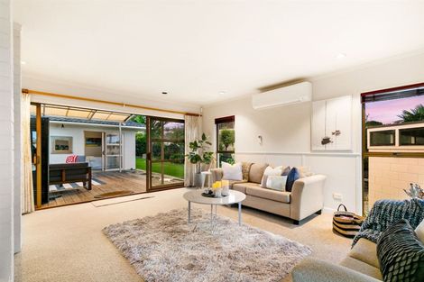 Photo of property in 24 Realm Place, Massey, Auckland, 0614