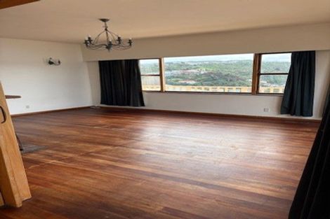 Photo of property in 37 Milne Terrace, Island Bay, Wellington, 6023