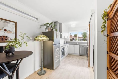 Photo of property in 2/2 Lomax Place, Islington, Christchurch, 8042