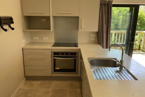 Photo of property in 12 Toi Toi Place, Northcote, Auckland, 0627