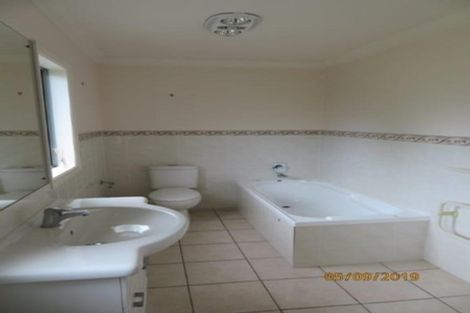 Photo of property in 3a Trelawn Place, Cockle Bay, Auckland, 2014