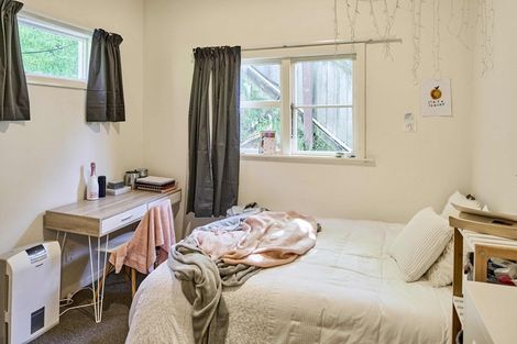 Photo of property in 151 Kelburn Parade, Kelburn, Wellington, 6012