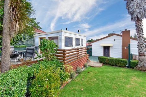 Photo of property in 10 Buller Crescent, Manurewa, Auckland, 2102