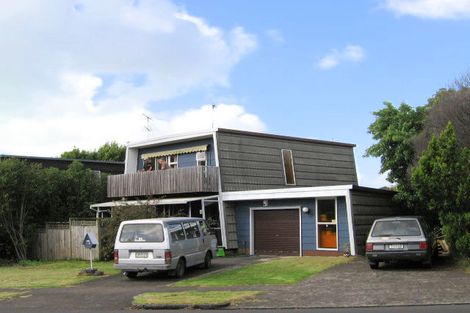 Photo of property in 2/141 Glenmore Road, Farm Cove, Auckland, 2012