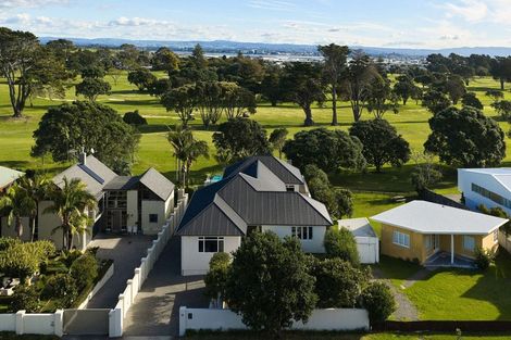Photo of property in 184 Oceanbeach Road, Mount Maunganui, 3116