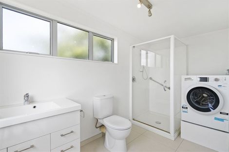 Photo of property in 4 Greville Road, Pinehill, Auckland, 0632