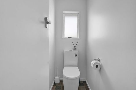 Photo of property in 2/353 Saint Aubyn, Moturoa, New Plymouth, 4310