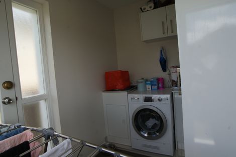 Photo of property in 33 Fairlands Avenue, Waterview, Auckland, 1026