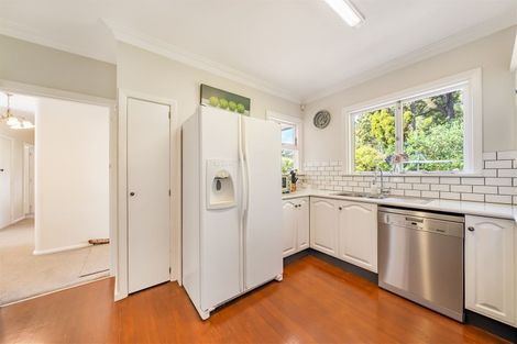 Photo of property in 32 Chatsworth Road, Silverstream, Upper Hutt, 5019