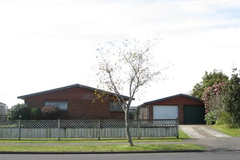 Photo of property in 36 Heta Road, Highlands Park, New Plymouth, 4312