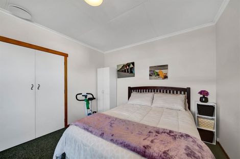 Photo of property in 35 Disraeli Street, Hawera, 4610