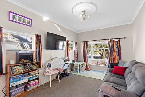 Photo of property in 15 Liverpool Street, Levin, 5510