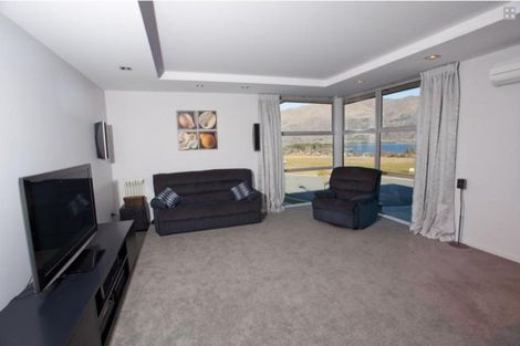 Photo of property in 18 Urquhart Place, Wanaka, 9305