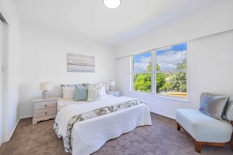 Photo of property in 2/5 Finn Place, Totara Vale, Auckland, 0629