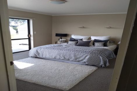 Photo of property in 1/13 Garadice Road, Rothesay Bay, Auckland, 0630