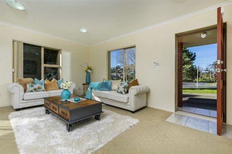 Photo of property in 1 Burton's Drive, Swanson, Auckland, 0614