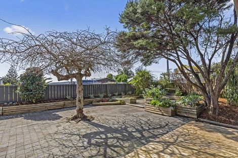 Photo of property in 1 Bay View Road, Raglan, 3225