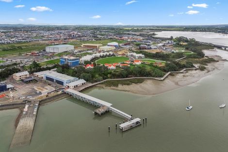 Photo of property in 10 Mayfly Lane, Hobsonville, Auckland, 0616