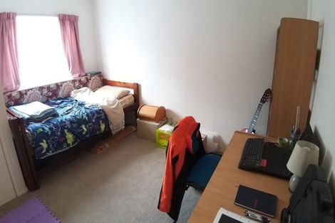 Photo of property in 18 Tupaki Place, Pakuranga Heights, Auckland, 2010