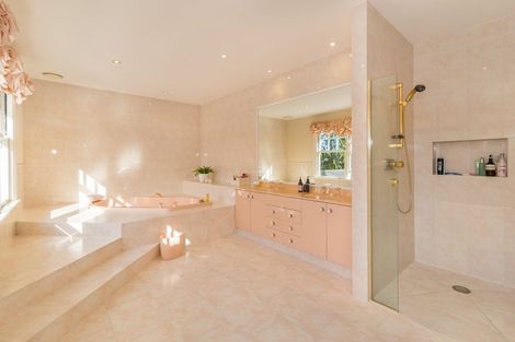 Photo of property in 32 Military Road, Boulcott, Lower Hutt, 5010